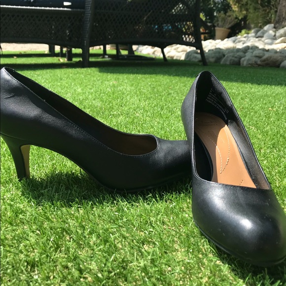 clarks heels pumps